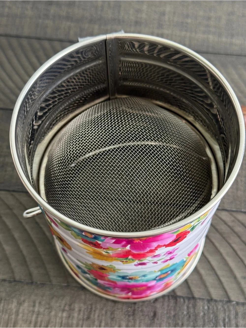 The Pioneer Woman Floral Breezy Blossom Flour Sifter 3 Cup Retired